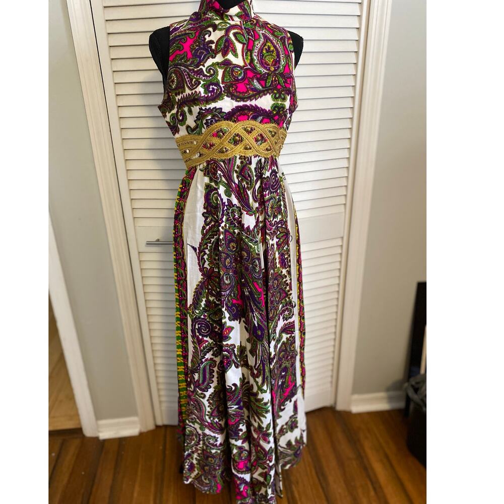 Vintage 60s Long Paisley Hostess maxi Dress. Sleeveless 60s Gown. Small Mod